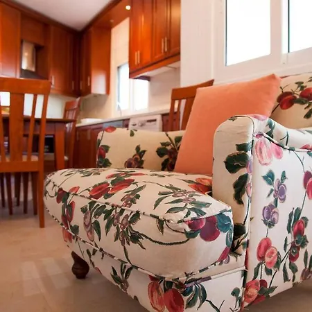 Mountain & Sea View House Apartment